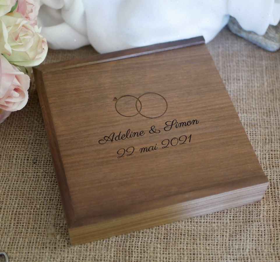 Walnut wood photo case and USB 3.0 key 32 GB customizable