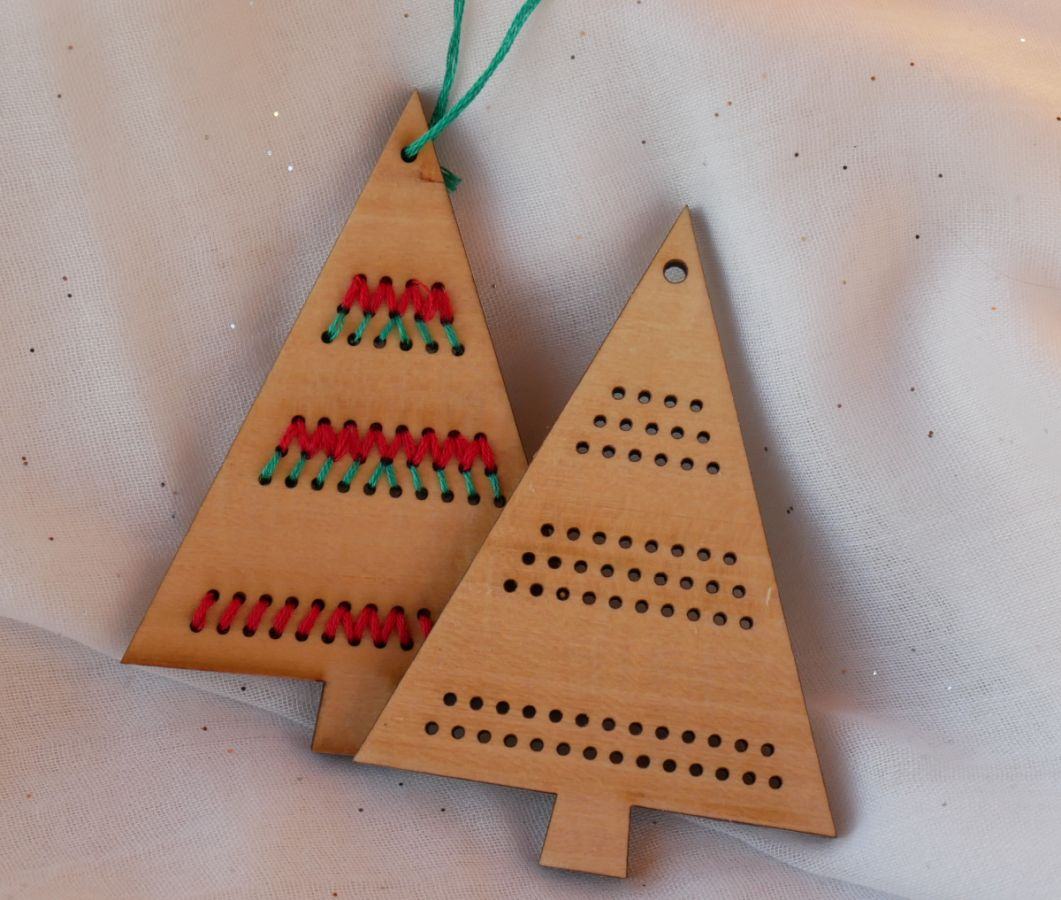 Wooden tree for Christmas decoration to embroider yourself 