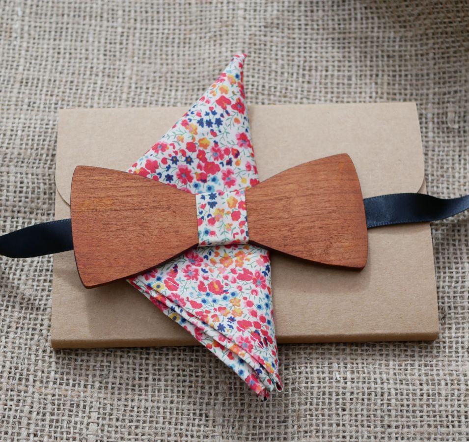 Wooden bow set Pouch Butterfly brooch Liberty