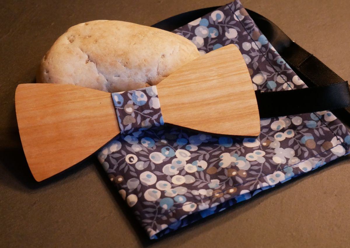 Wooden bow tie set Liberty pouch L13 blue tones