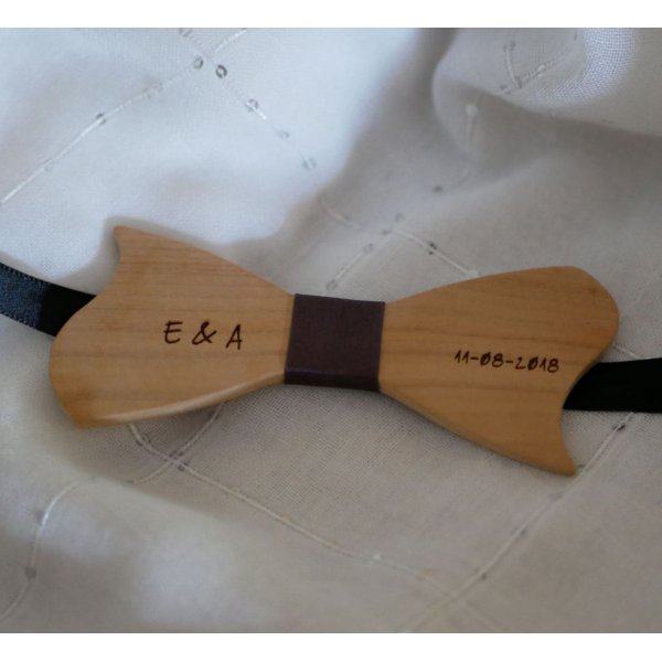 Original asymmetrical bow tie in cherry wood to personalize