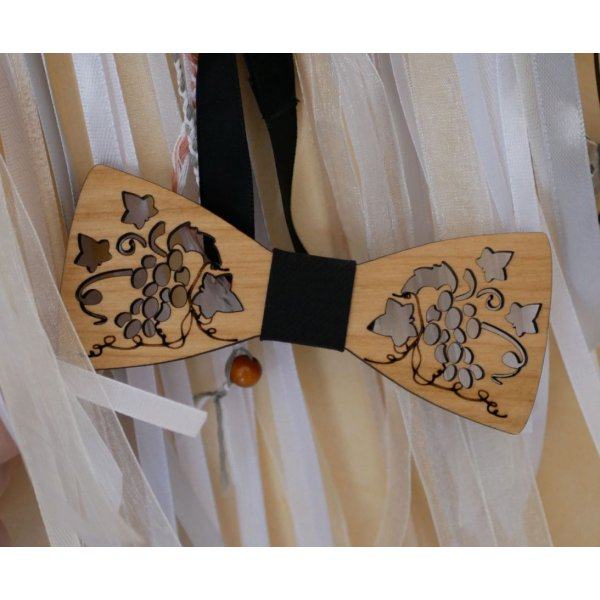 Openwork wooden bow tie with vine and leaves made in France