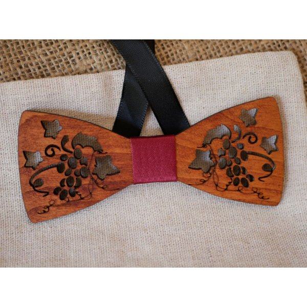 Openwork wooden bow tie with vine and leaves made in France