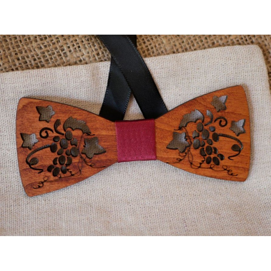 Openwork wooden bow tie with vine and leaves made in France