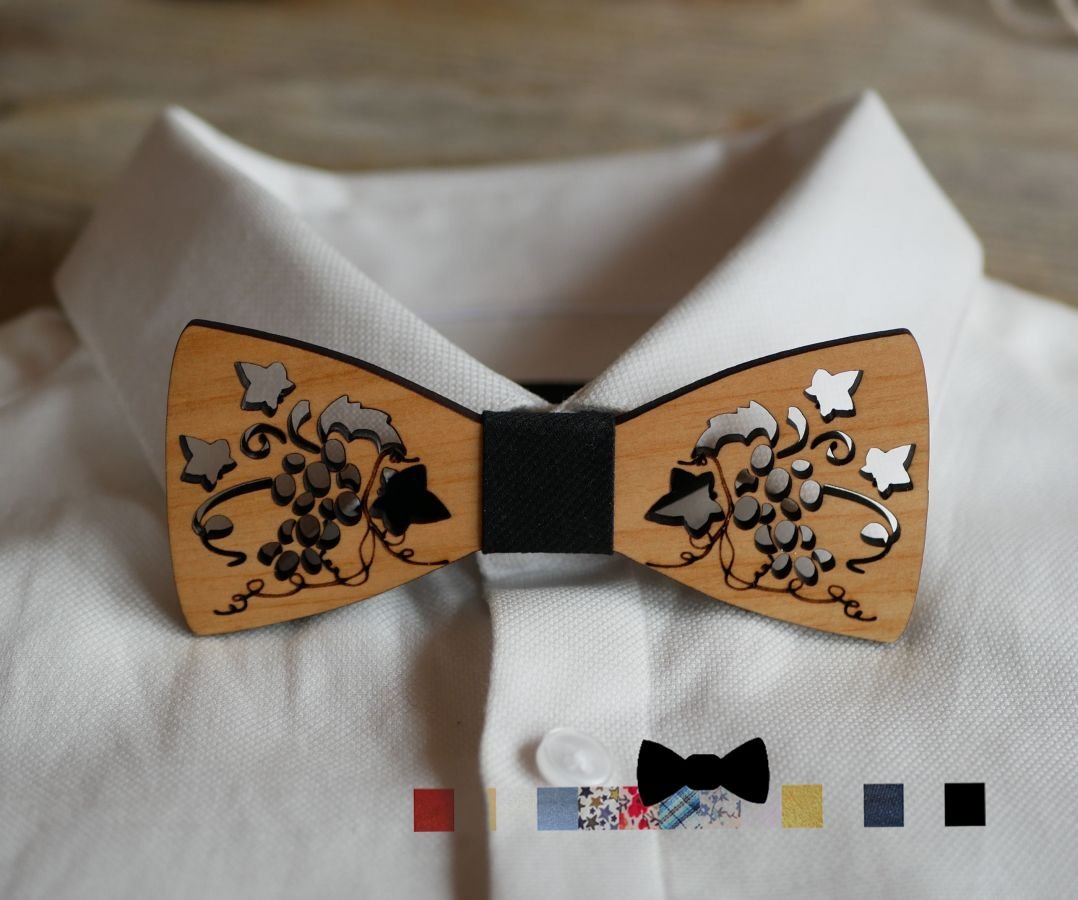 Openwork wooden bow tie with vine and leaves made in France