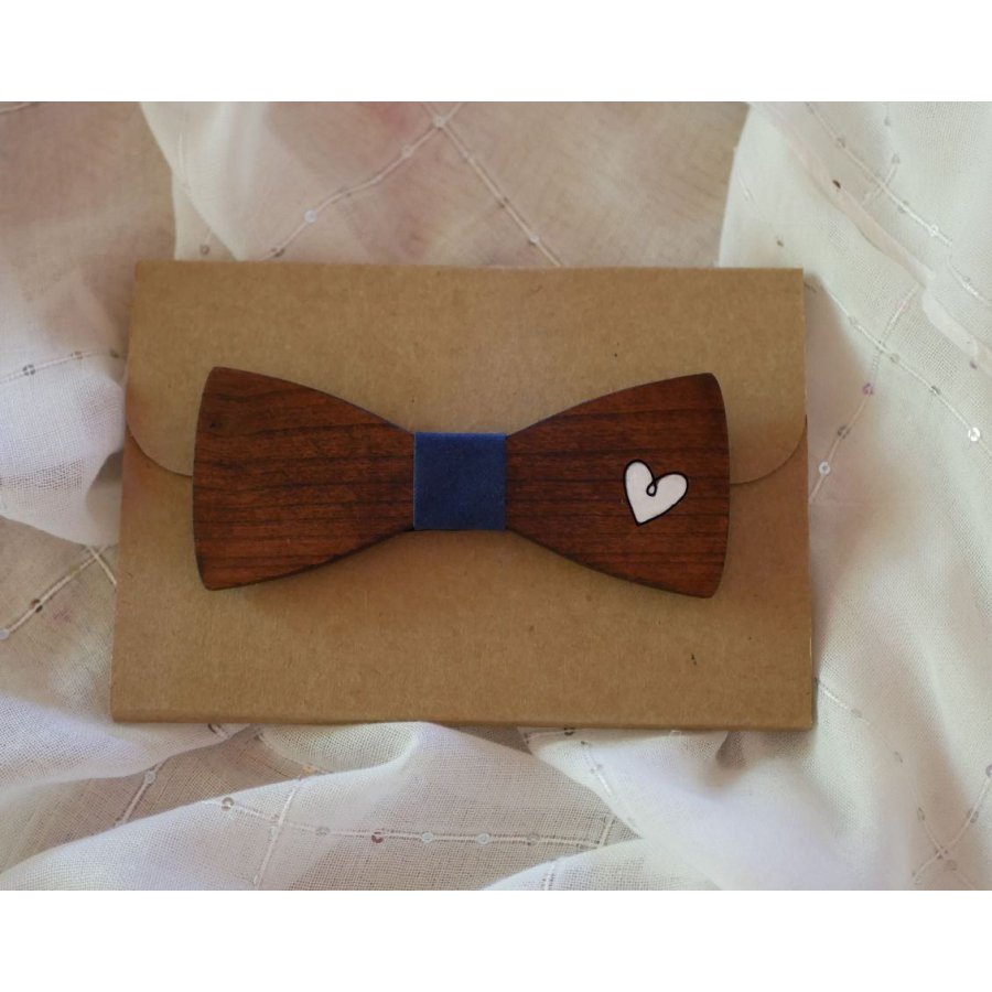 Wooden bow tie with engraved heart painted to be personalized made in France