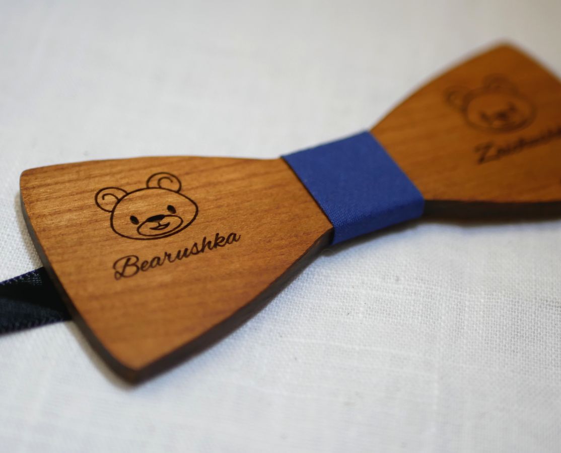 Wooden bow tie with engraved design of your choice made in France