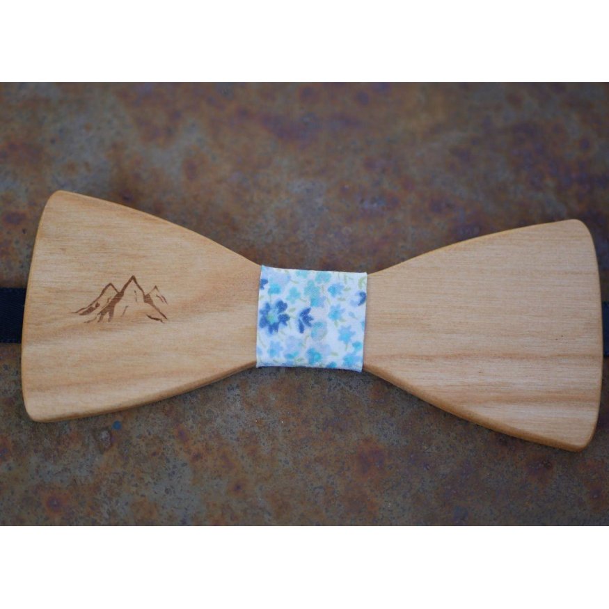 Wooden bow tie, customizable design, engraved and painted, made in France