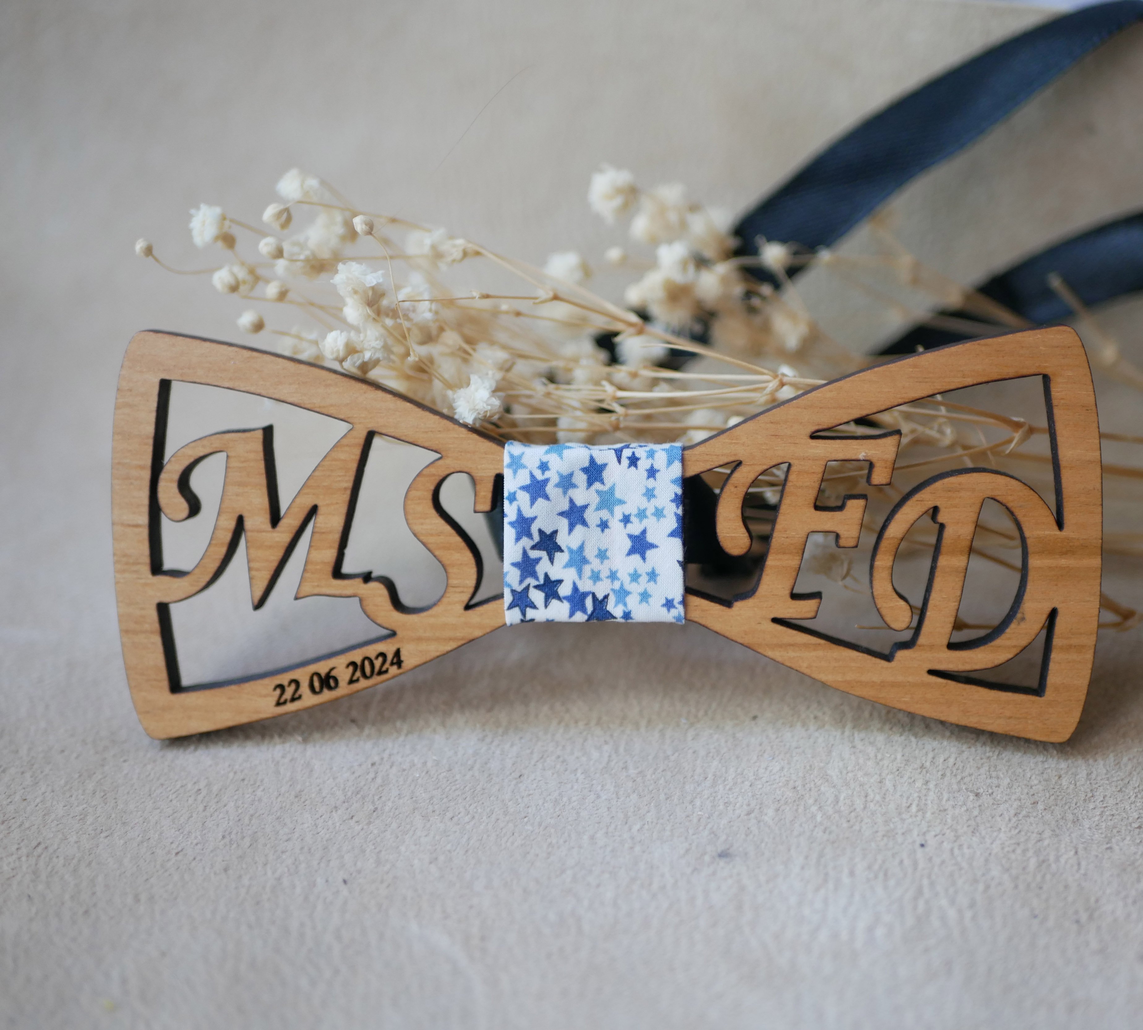 Personalized double openwork initials wooden bow tie