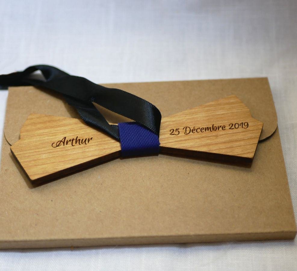 Wooden bow tie original shape to personalize