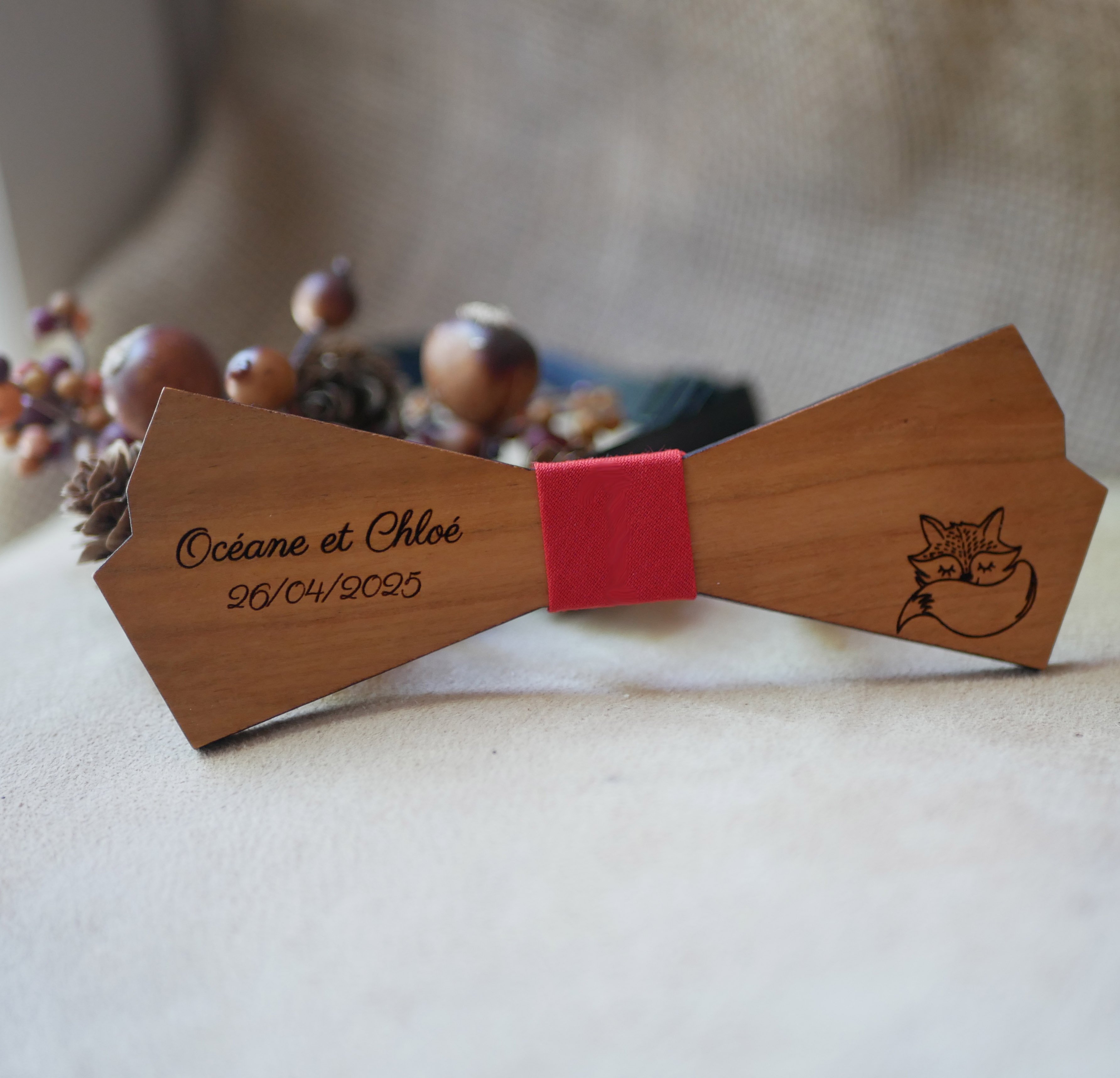 Wooden bow tie original shape to personalize