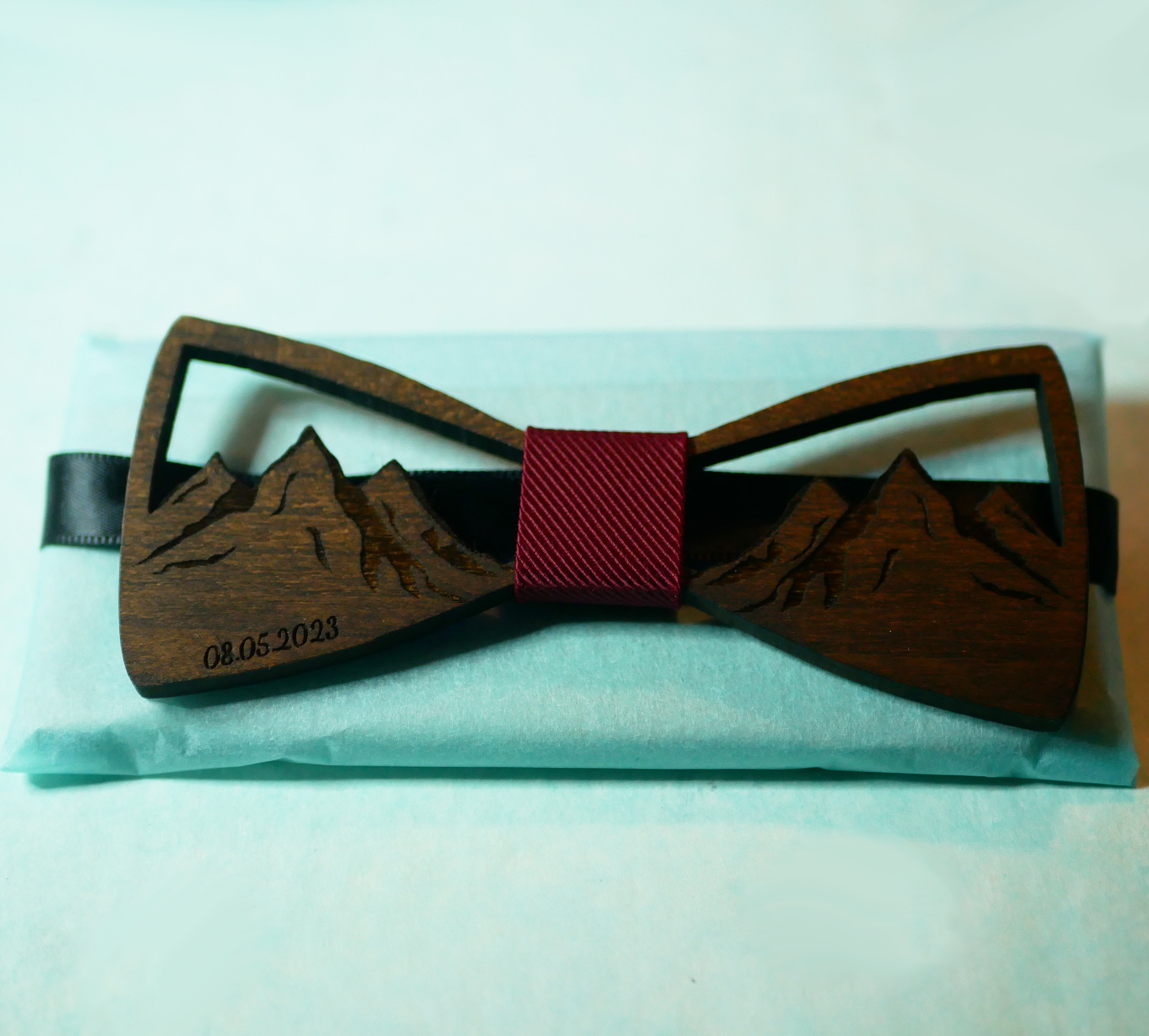 French wooden bow tie decorated with openwork mountains 