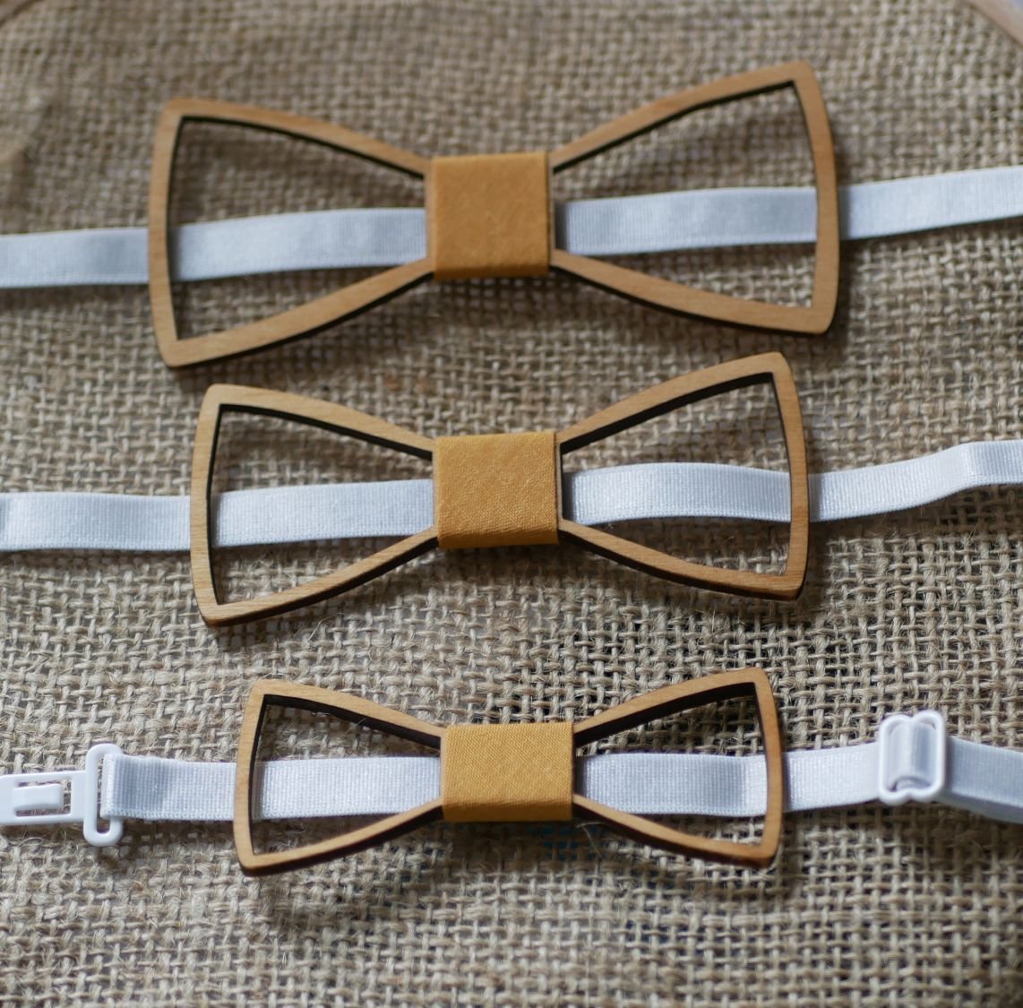 French wooden bow tie decorated with openwork mountains 