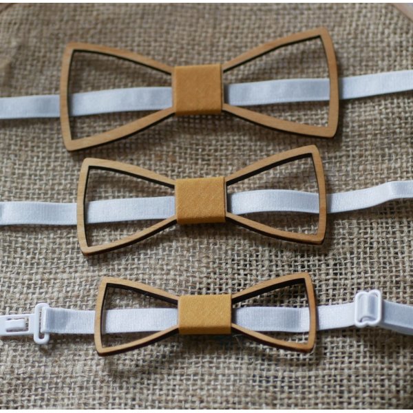 Openwork French wood bow tie 
