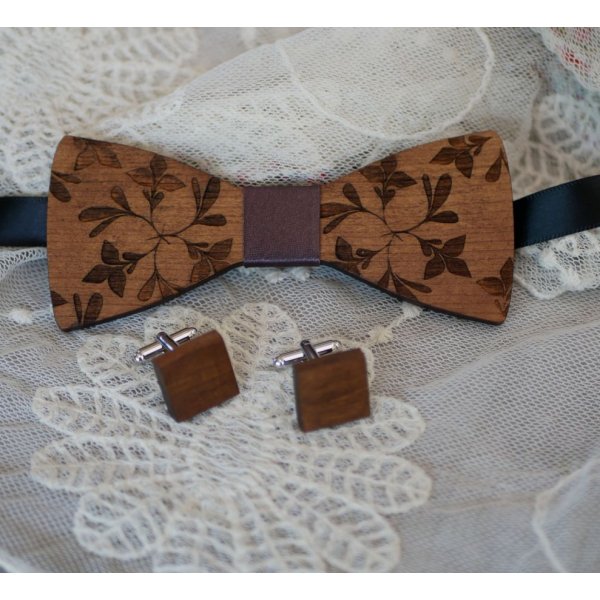 Wooden bow tie engraved with large flowers 
