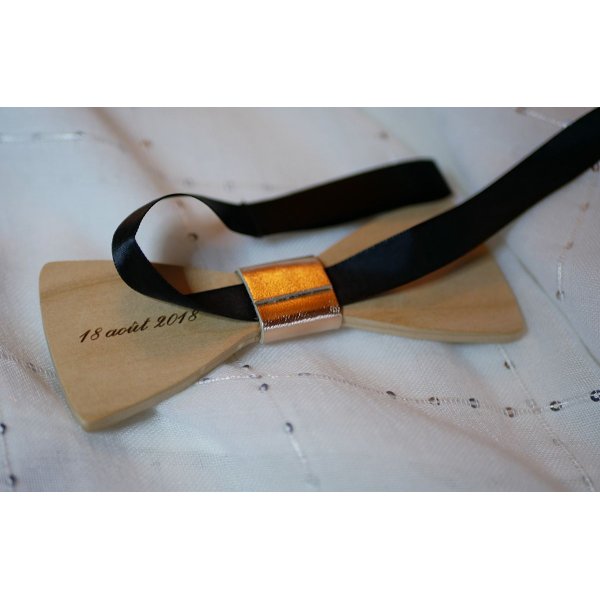 Wooden bow tie Beechwood metallic leather ribbon to be personalized by engraving