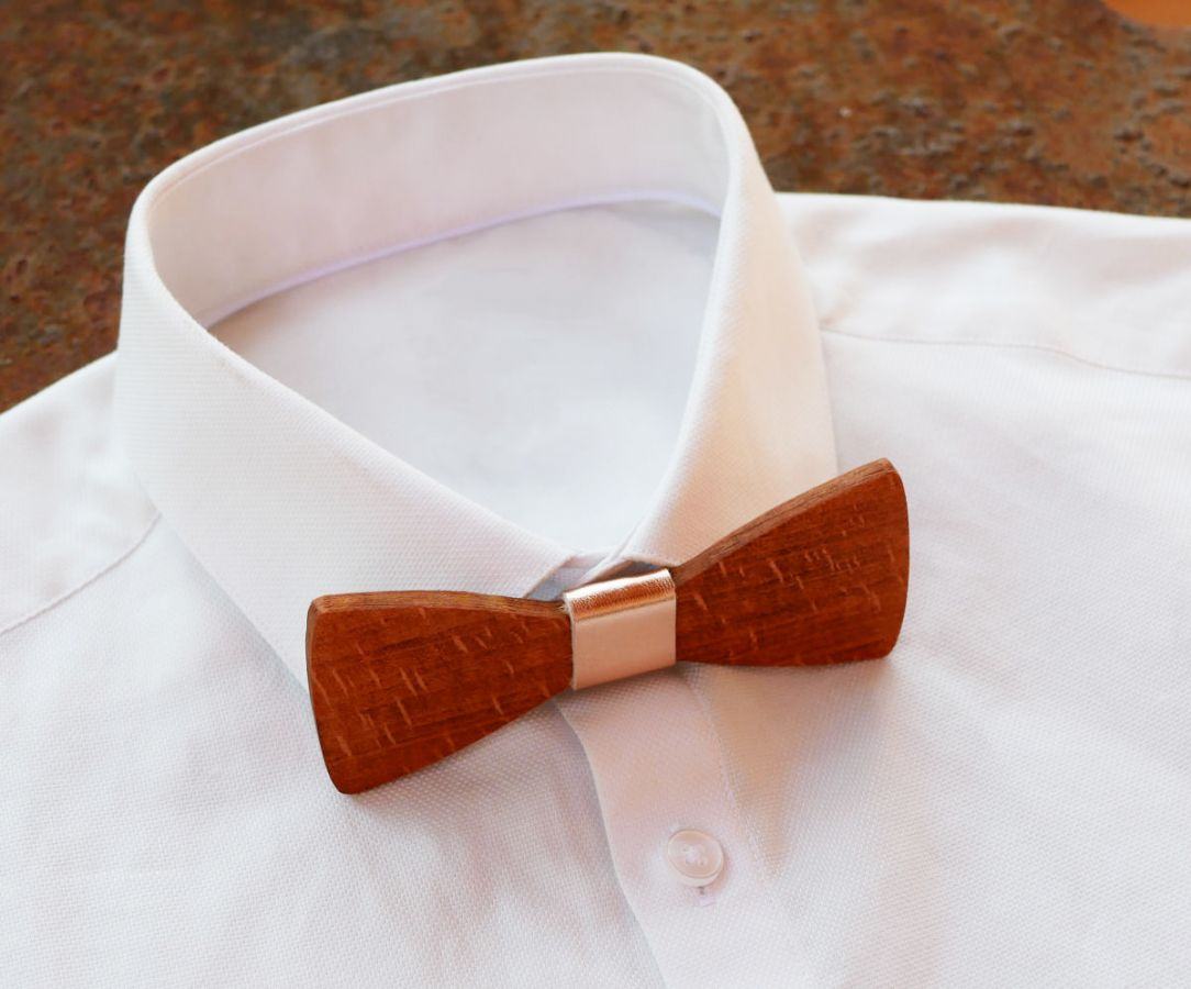 Wooden bow tie Beechwood metallic leather ribbon to be personalized by engraving