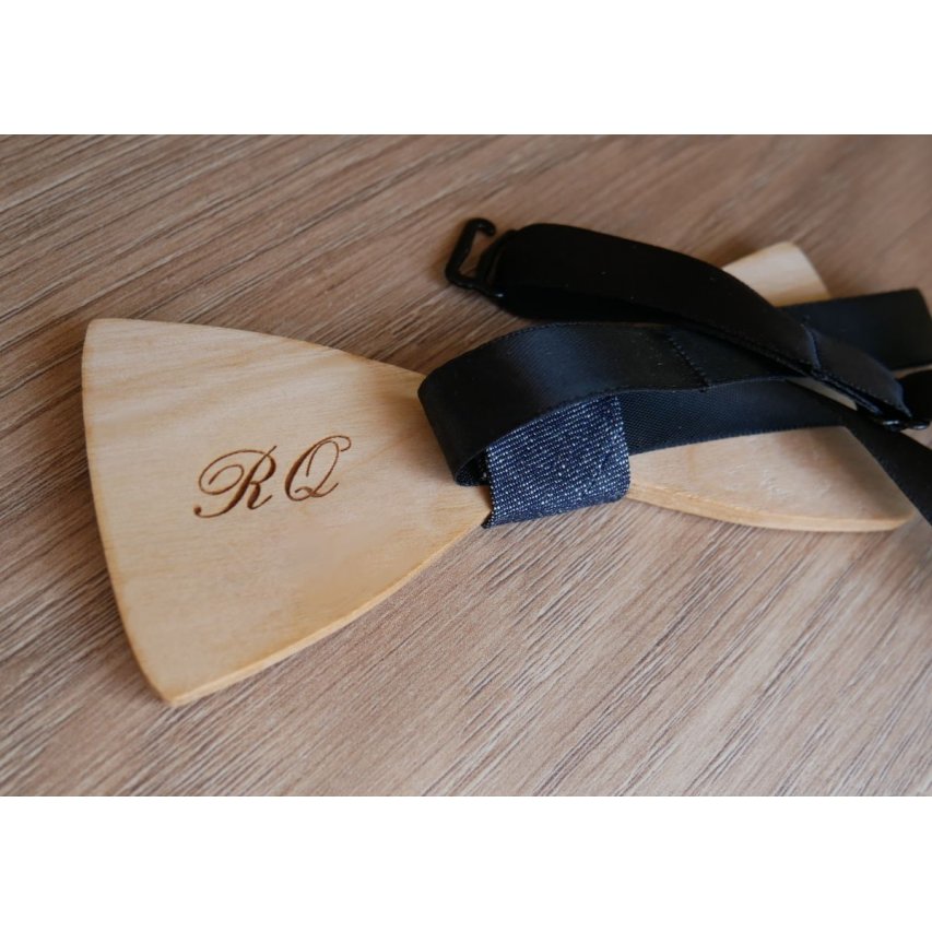 Wooden bow tie for wedding engraved with wedding rings made in France