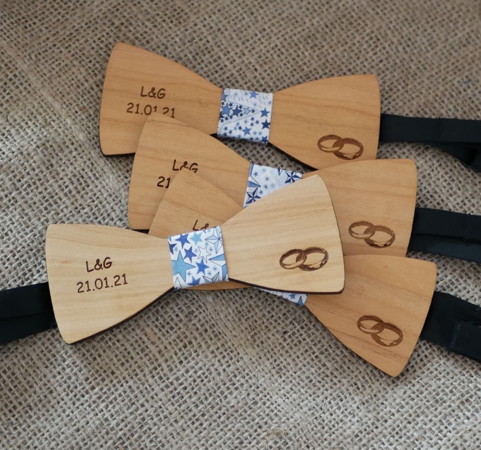 Wooden bow tie for wedding engraved with wedding rings made in France