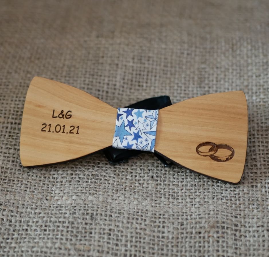 Wooden bow tie for wedding engraved with wedding rings made in France