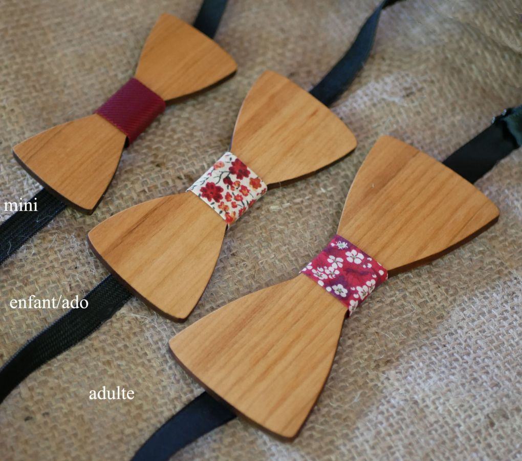 Wooden bow tie cherry wood oiled linen to be personalized made in France