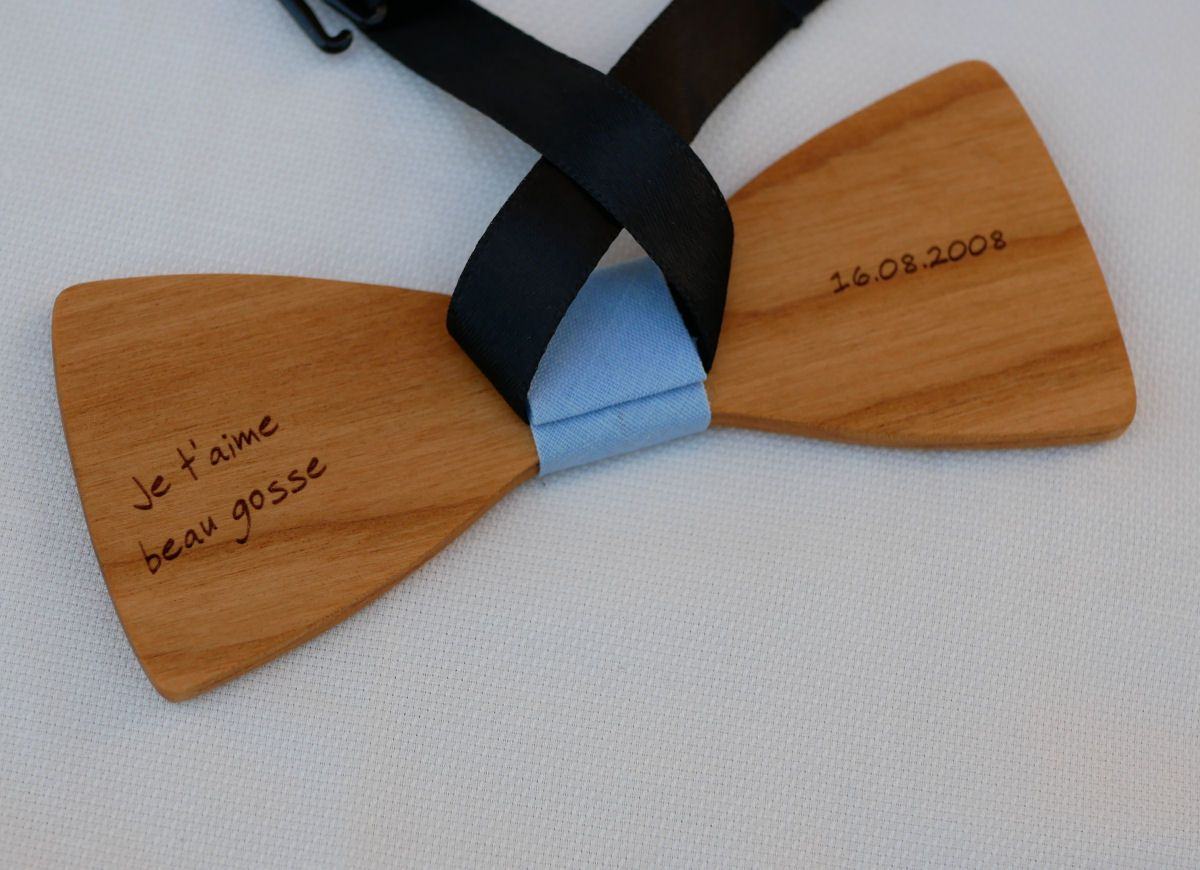 Wooden bow tie cherry wood oiled linen to be personalized made in France