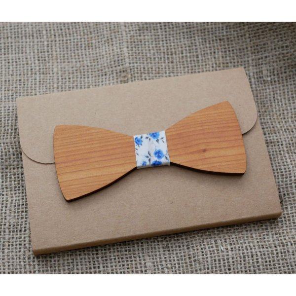 Wooden bow tie for wedding engraved with wedding rings made in France