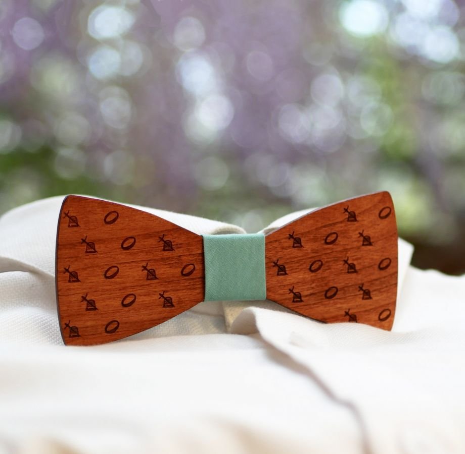 Wooden bow tie with engraved mini design to personalize made in France