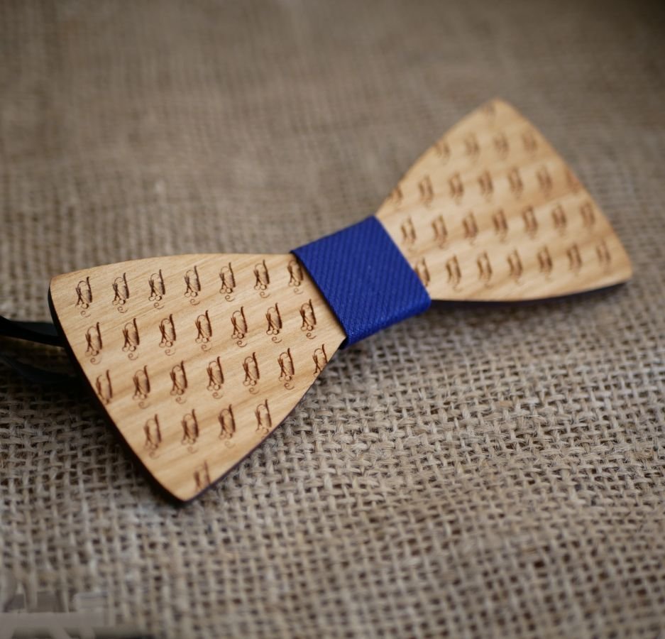 Wooden bow tie with engraved mini design to personalize made in France