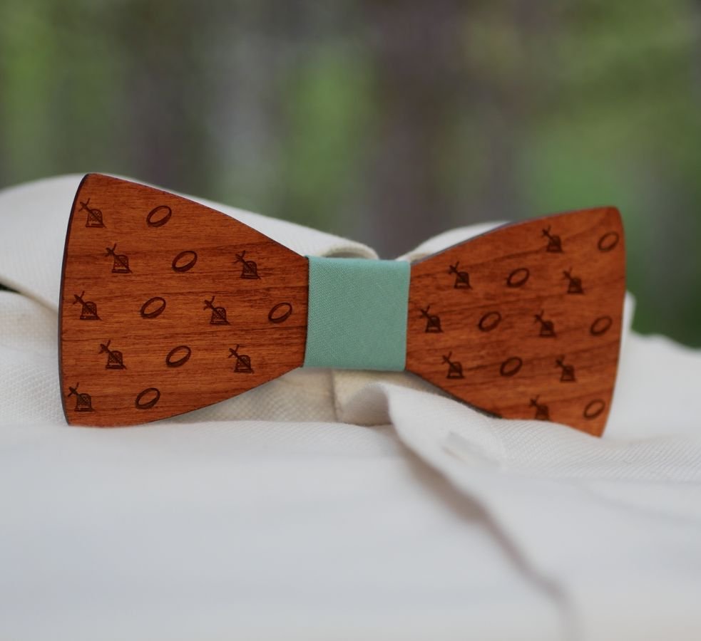 Wooden bow tie with engraved mini design to personalize made in France