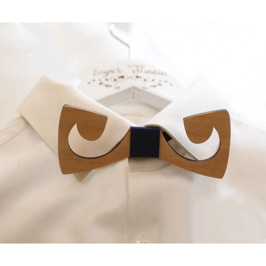 Wooden bow tie The non-mustachian