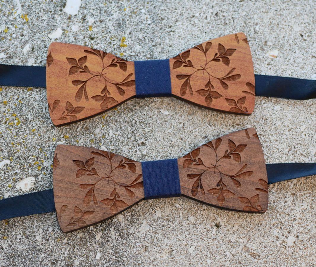 Wooden bow tie engraved with large flowers to personalize