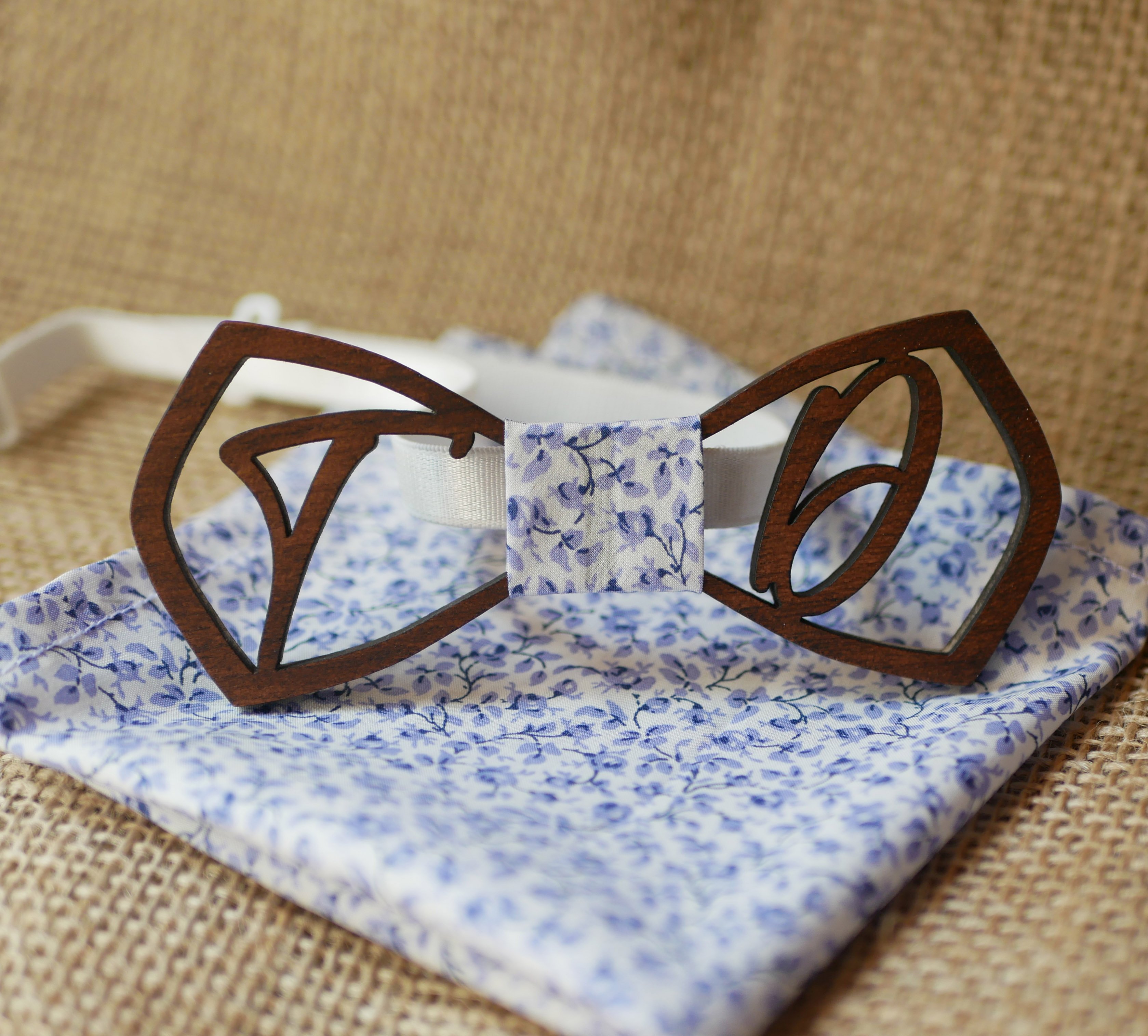 Wooden bow tie "le rabl&eacute;" personalized with 2 openwork initials