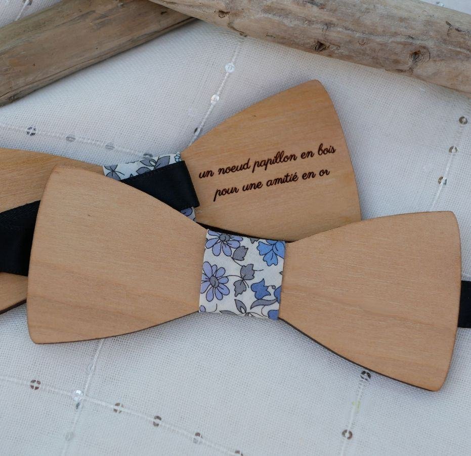 Bow tie with straight edges in natural French wood to be personalized by engraving made in France