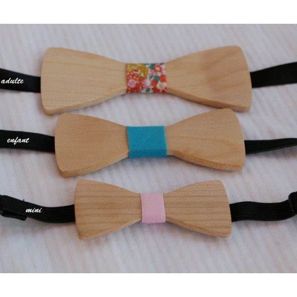 Bow tie with straight edges in natural French wood to be personalized by engraving made in France