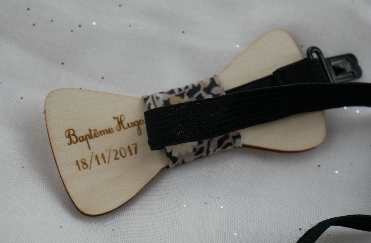 Poplar wood bow tie for baby to personalize