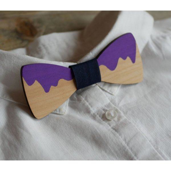 Two-tone wooden bow tie for children to personalize