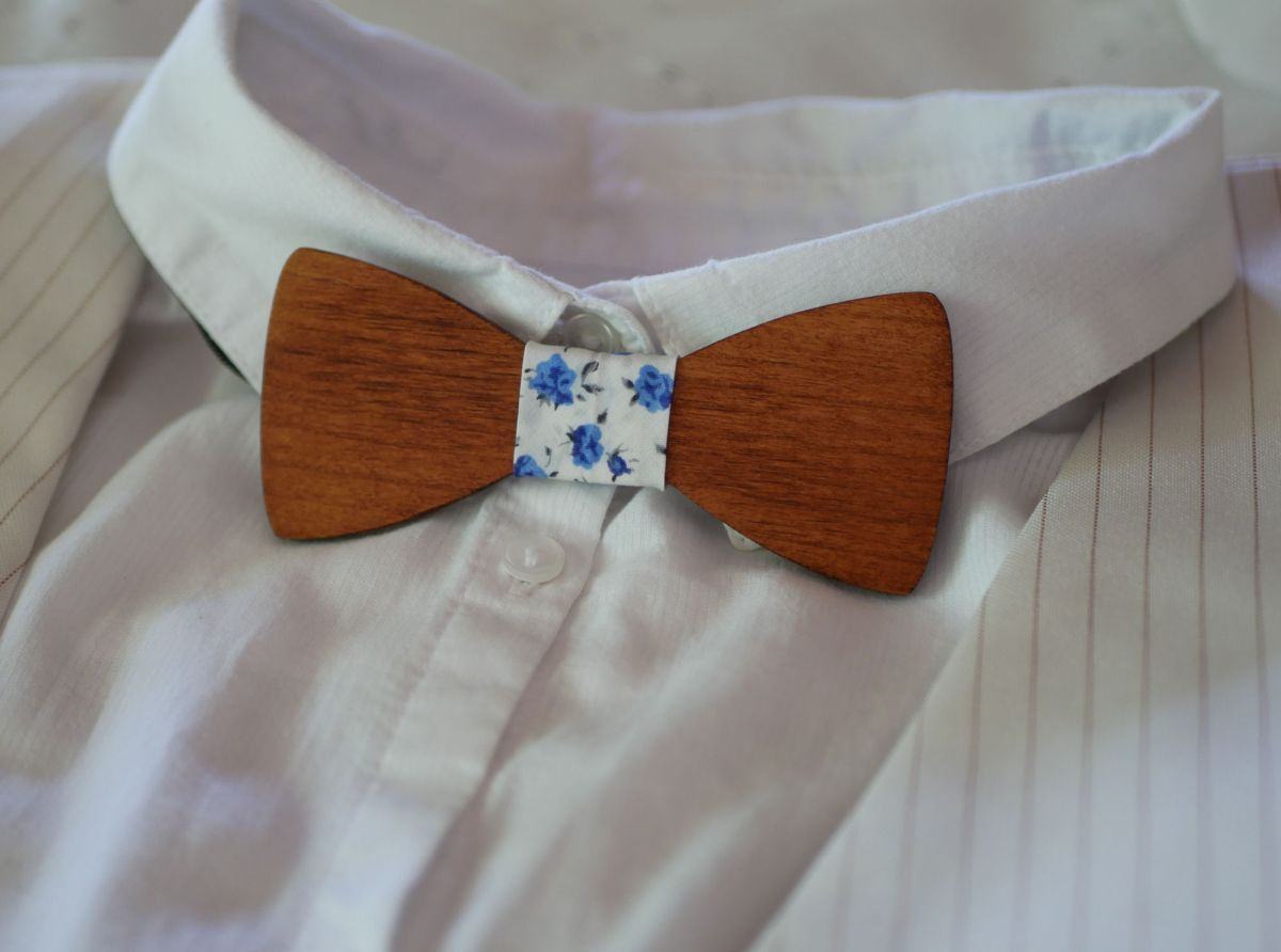 Cherry wood bow tie for children to personalize made in France