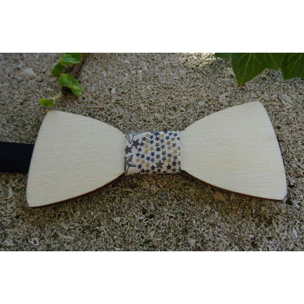 Poplar wood bow tie for children to personalize