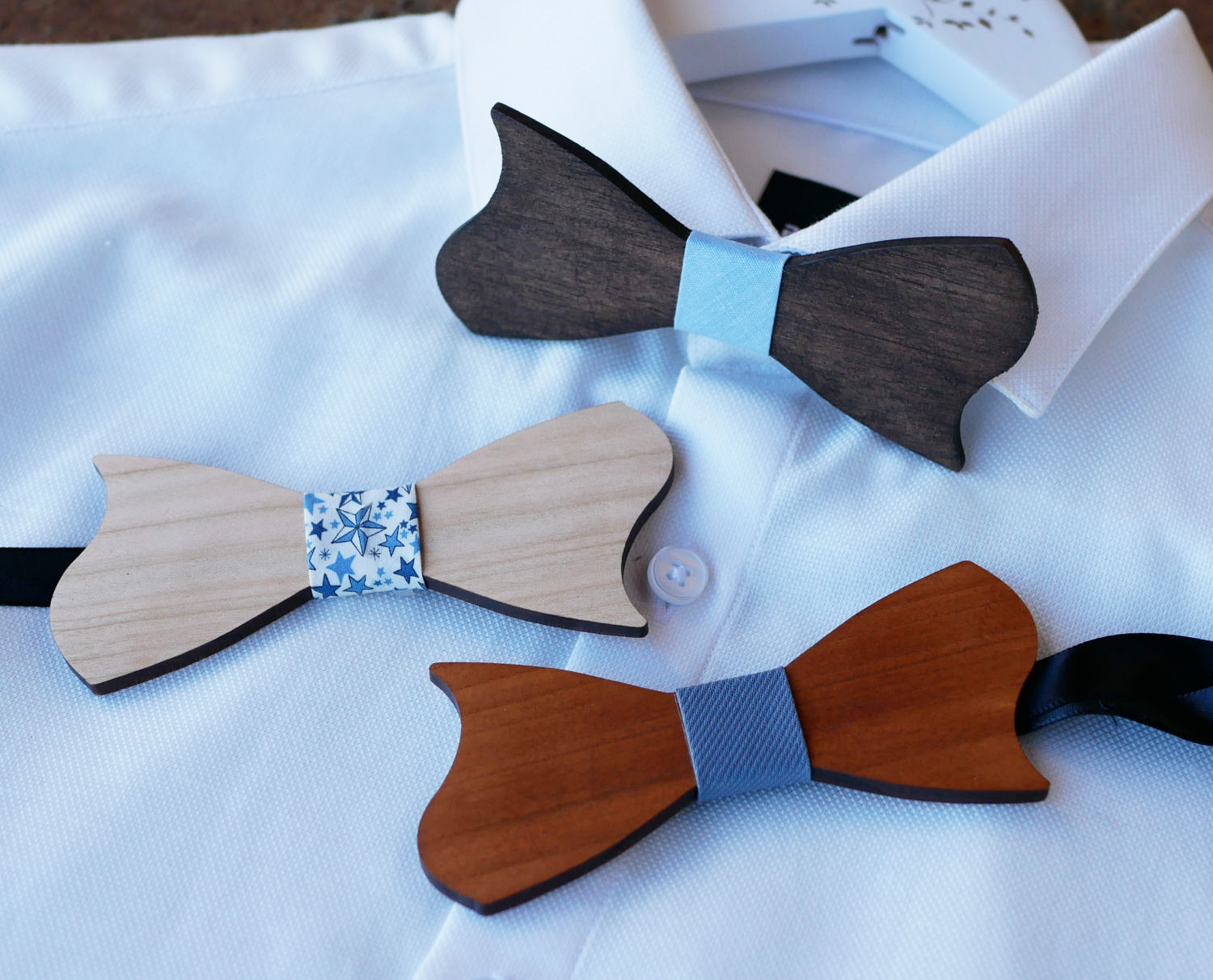 Asymmetrical bow tie in cherry wood to be personalized Made in France