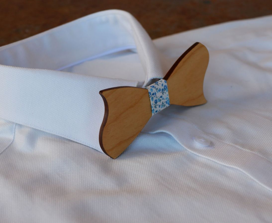 Original asymmetrical bow tie in cherry wood to personalize