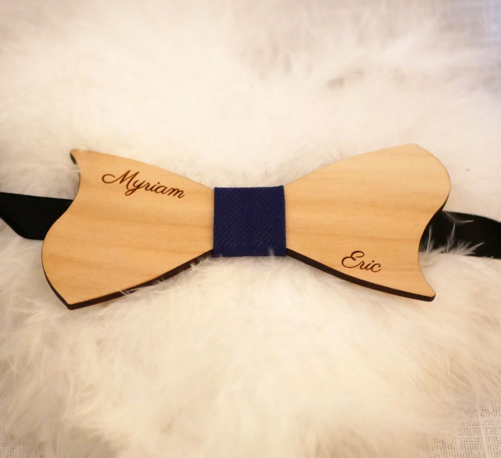 Original asymmetrical bow tie in cherry wood to personalize