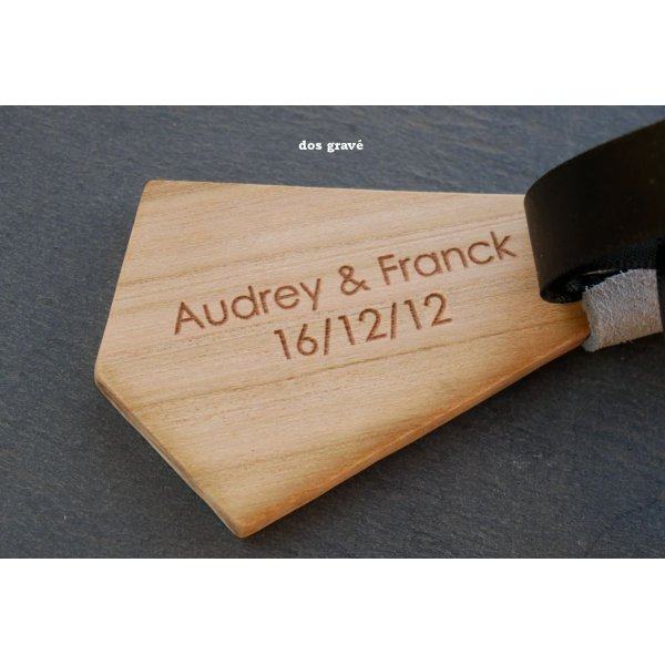 Wooden bow tie set for men and brooch for women to personalize