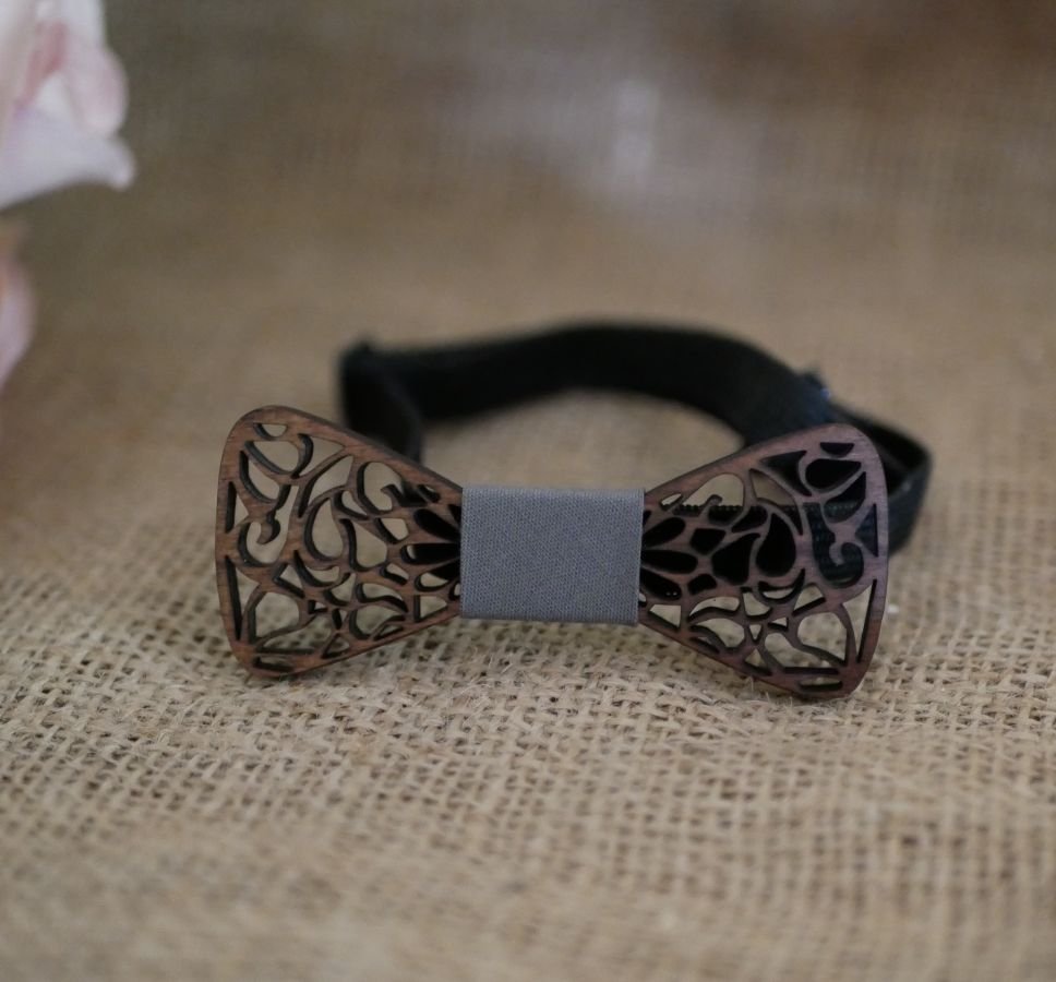 Elegant wooden mini bow tie