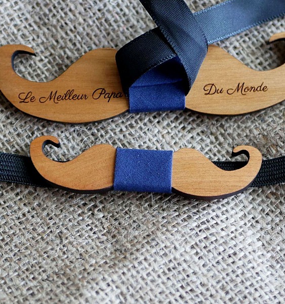 Nœuds papillon moustache en bois personnalisés pour père et fils.