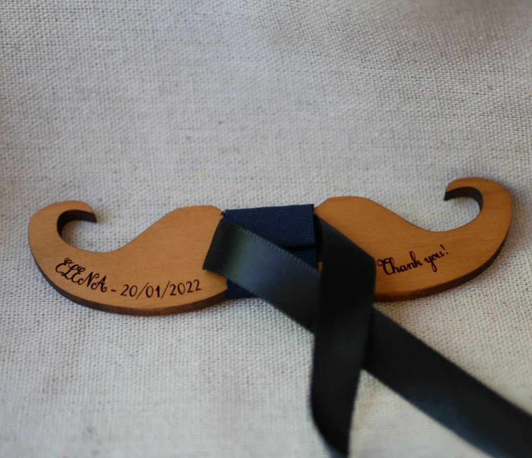 Cherry wood Moustache bow tie to personalize made in France