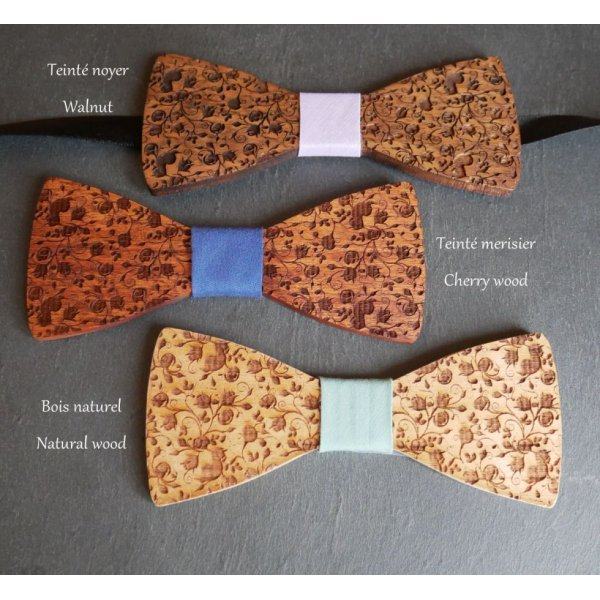 Bow tie in walnut with small engraved flowers