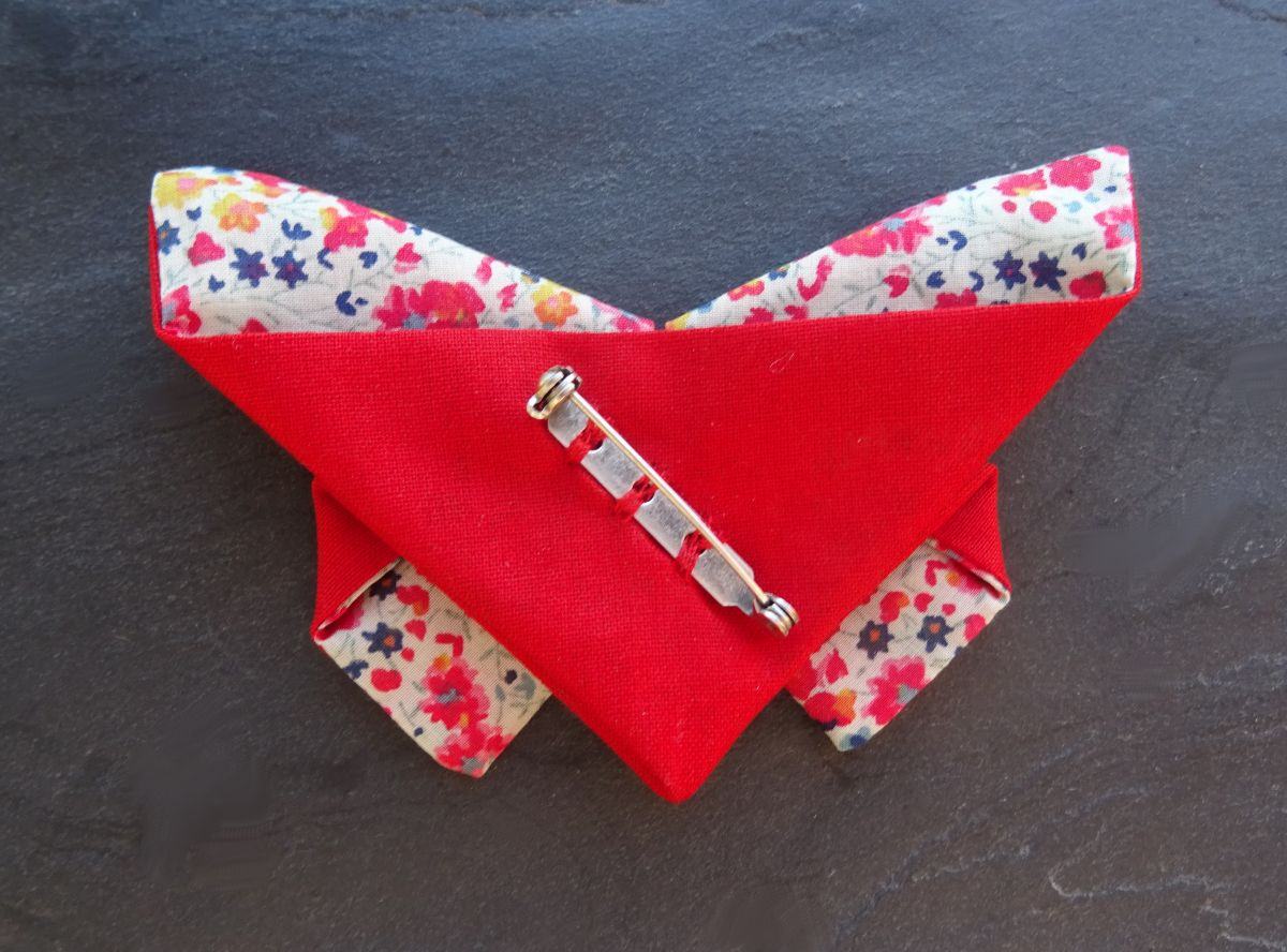 Wooden bow set Pouch Butterfly brooch Liberty