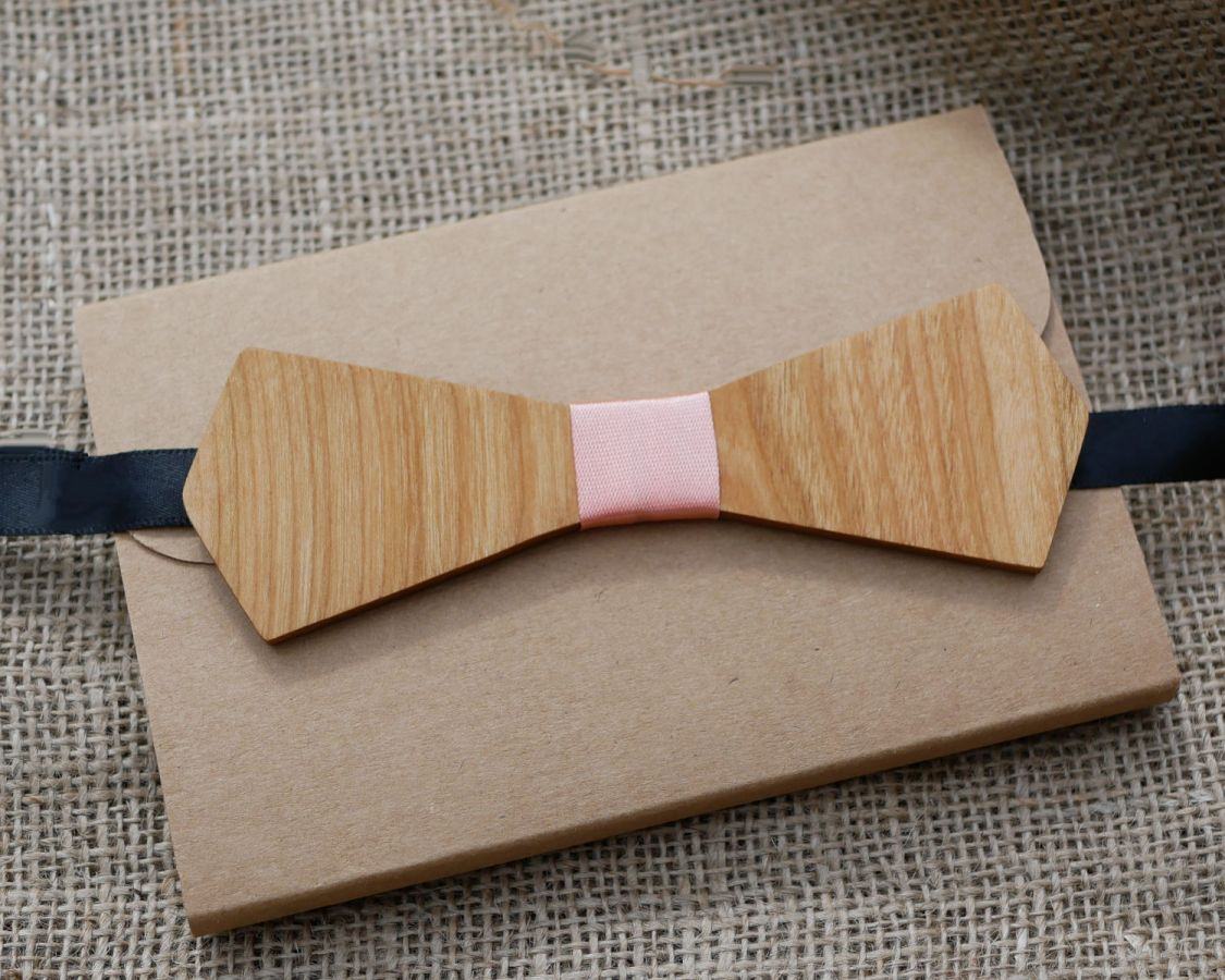 Long pointed bow tie in walnut to be personalized Gift for men