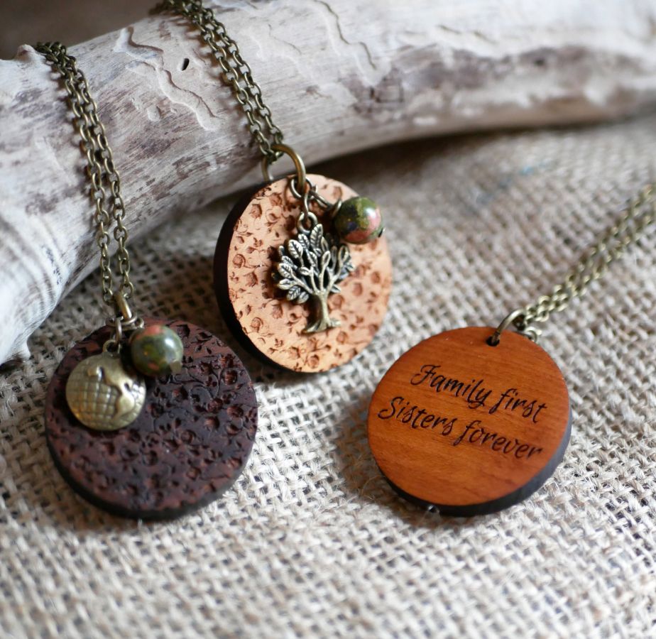 Engraved wooden pendant with charms to personalize